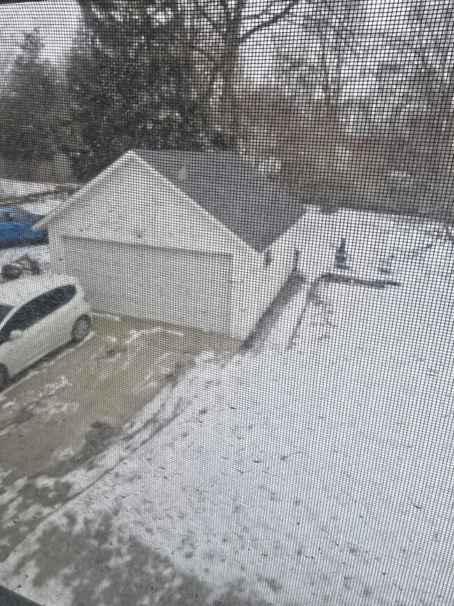 Garage - 515 Houston St