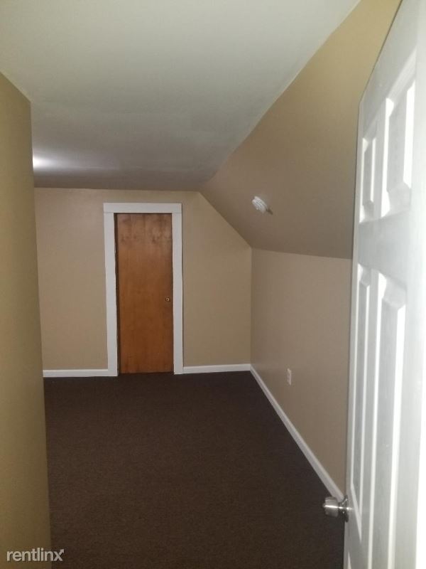 Building Photo - 4 Sackett St