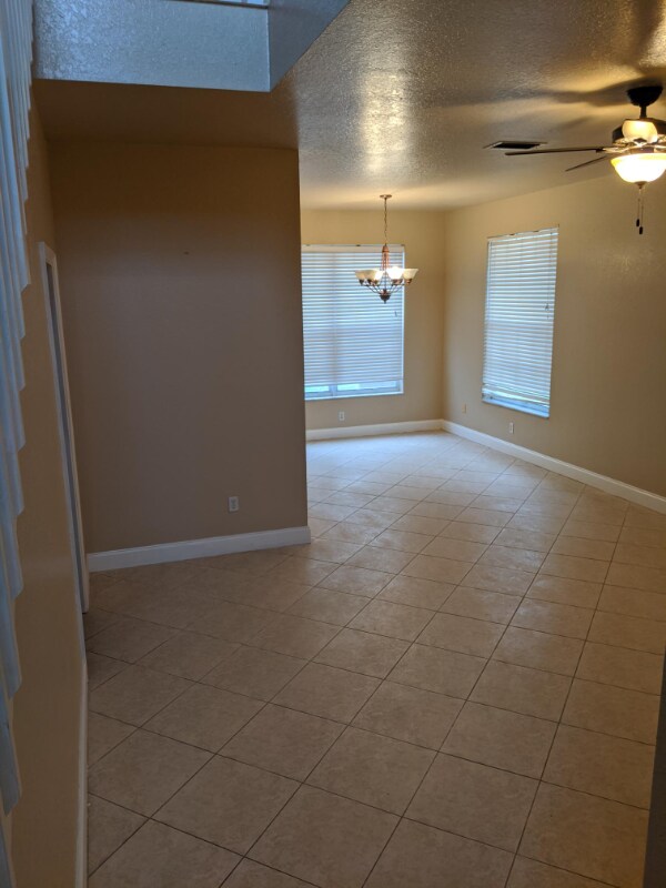 Foto del edificio - 5409 Eastbay Dr