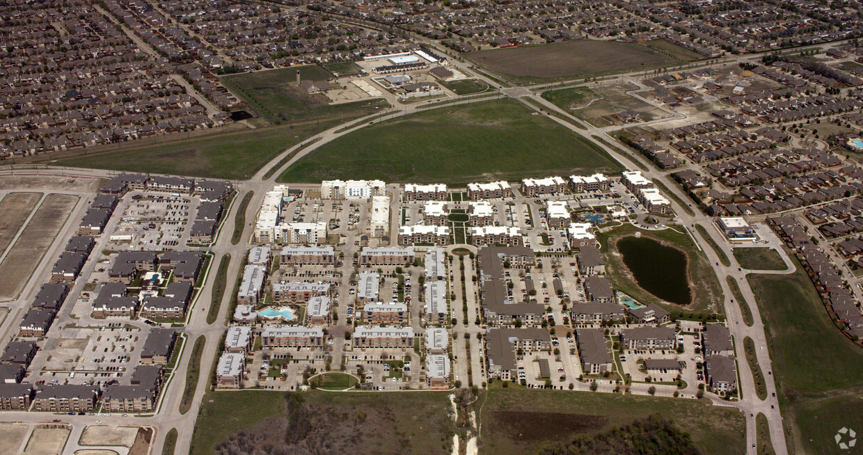 Aerial Photo - Post Oak Apartments