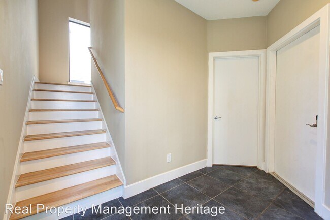 Building Photo - 2 br, 2.5 bath House - 4334 Spencer St