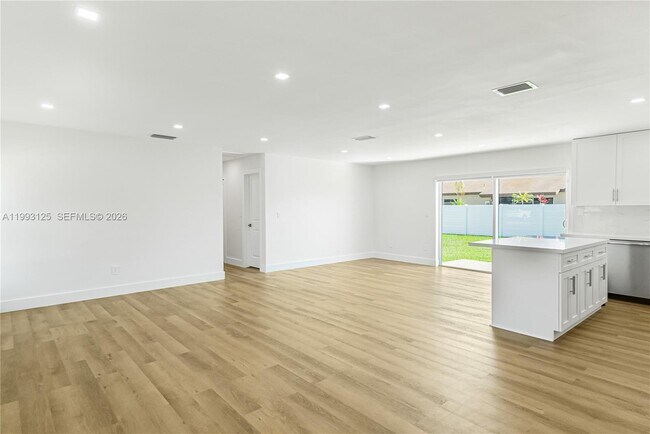 Foto del edificio - 12020 SW 108th St