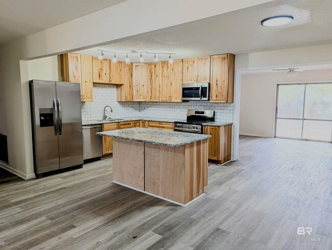 Foto del edificio - 3755 Pleasant Valley Rd