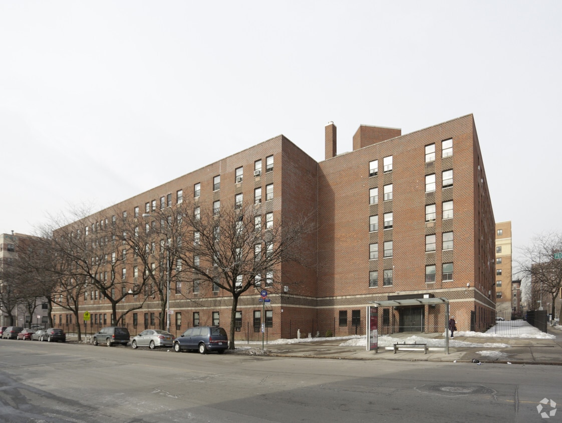Felisa Rincon De Gautier Houses Apartments in Bronx, NY