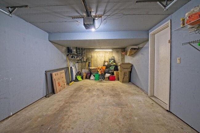 Building Photo - 133 Ponwood Cir