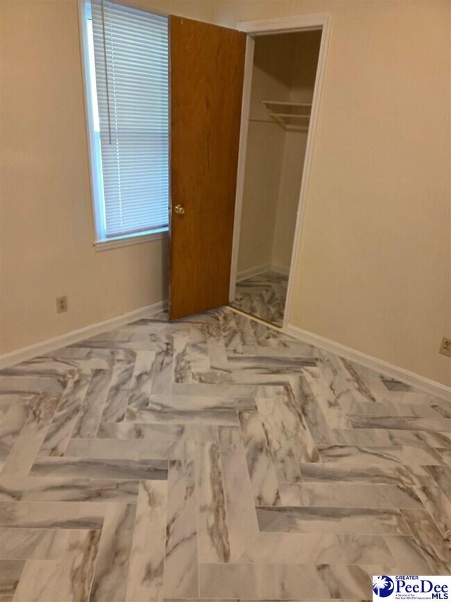 Foto del edificio - 917 Coleman Cir