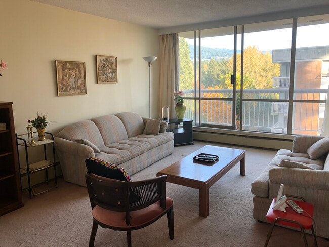 Photo du bâtiment - 2016 Fullerton Av