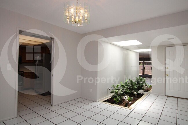Foto del edificio - 744 W Oxford Dr