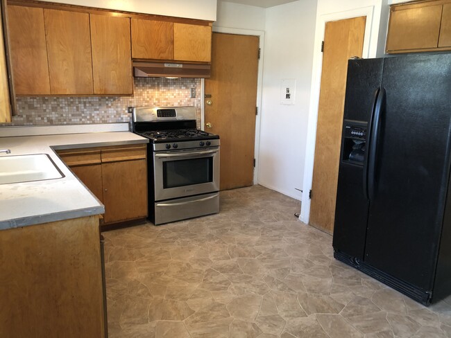 Kitchen - 3601 W 79th St