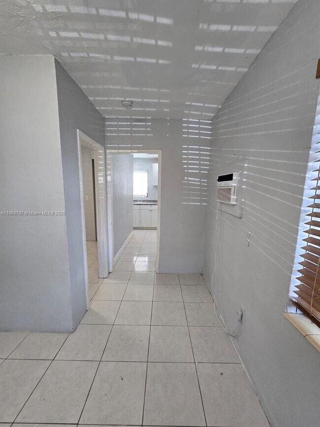 Foto del edificio - 1437 NE 110th Terrace