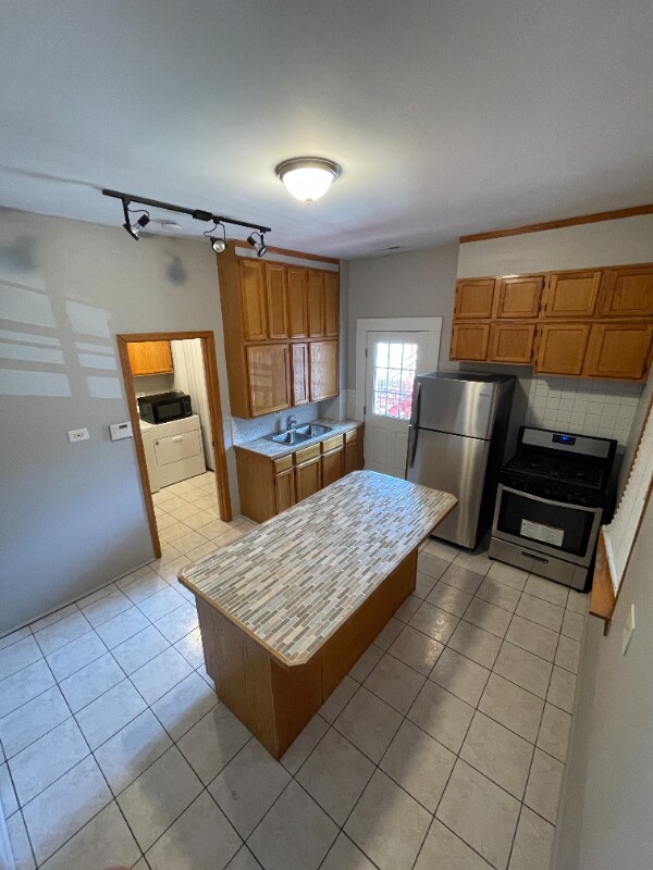 Foto del edificio - 1539 W Cortez St