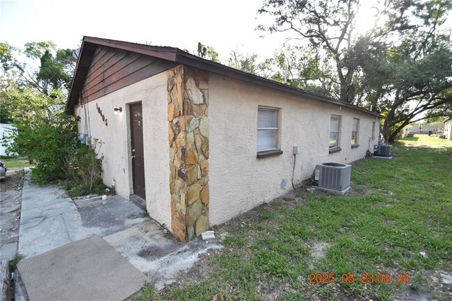 Building Photo - 10405 N Arden Ave