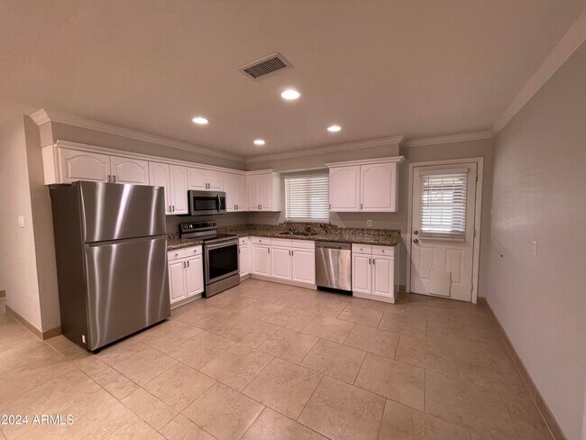 Foto del edificio - 6804 N 17th St
