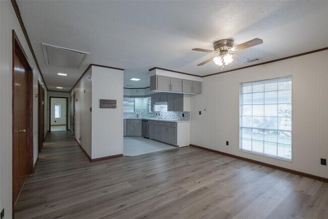 Foto del edificio - 3523 Glen Haven Blvd