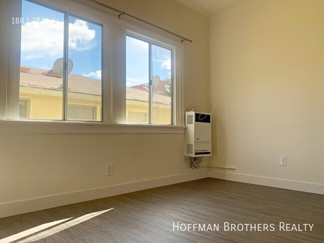 Building Photo - 1623 Mariposa Ave