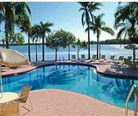 Photo - 2831 N Oakland Forest Dr (Oakland Park, FL)