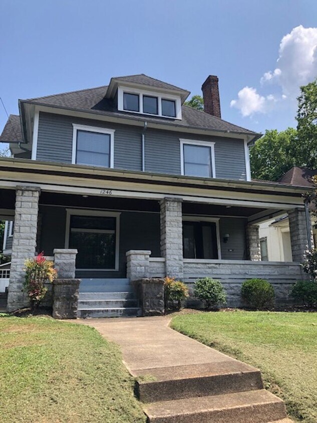 Foto principal - 6-bedroom 3 bath walking distance to WKU a...