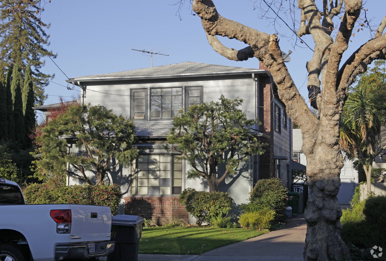 Foto del edificio - 1729-1735 Central Ave