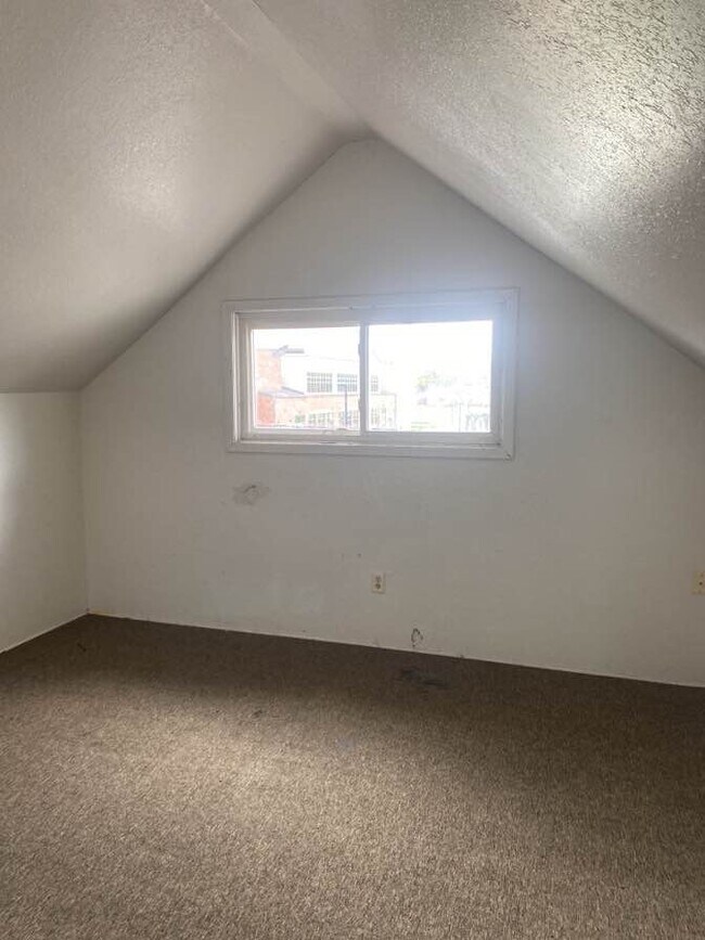 Building Photo - 2116 N Maryland Ave