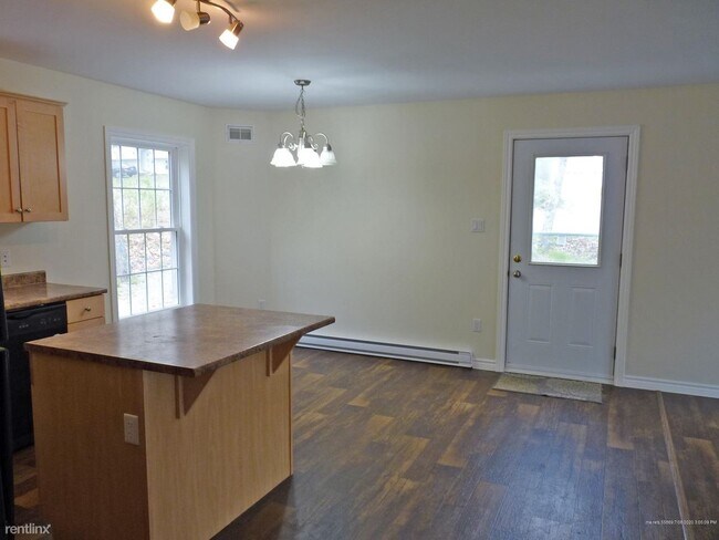 Building Photo - 3 br, 2 bath Townhome - 14 Parcher Street A