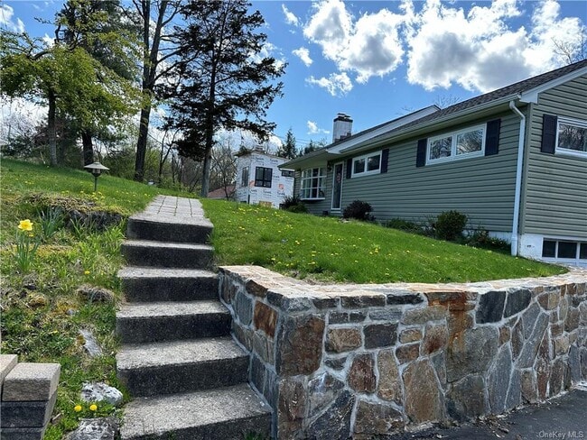 Building Photo - 18 Colburn Dr