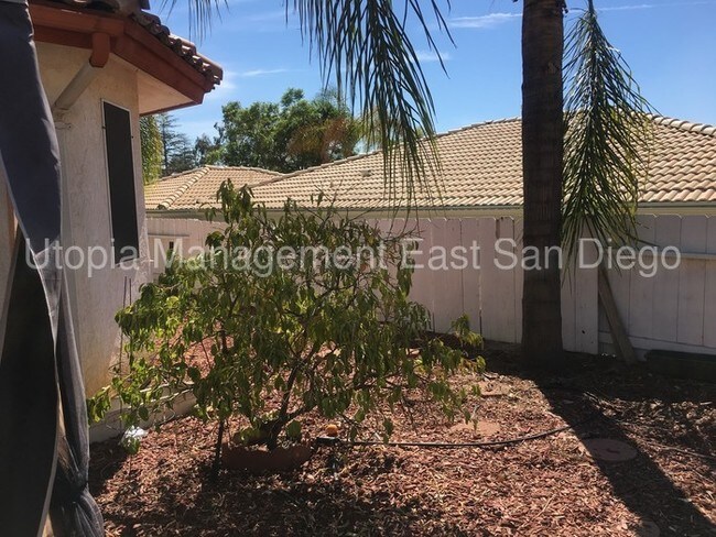 Foto del edificio - 4 Bedroom Home in San Diego County Estates