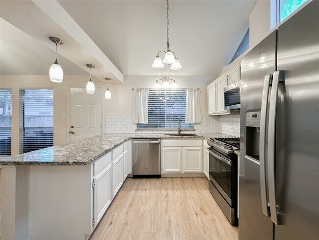 Building Photo - 33 N Rain Forest Ct