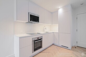 Building Photo - 590 Av. Outremont