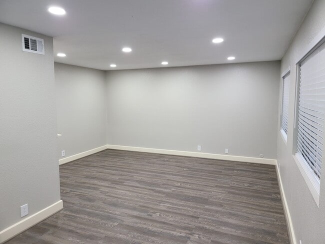 Foto del edificio - 11002 Hammerly Blvd