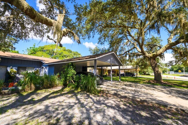 Foto del edificio - 516 Camino Ct