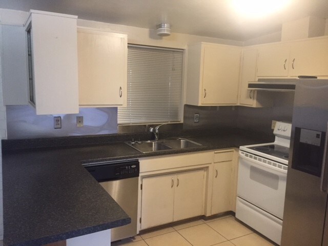 Cocina amplia - 4105 E Brown Way