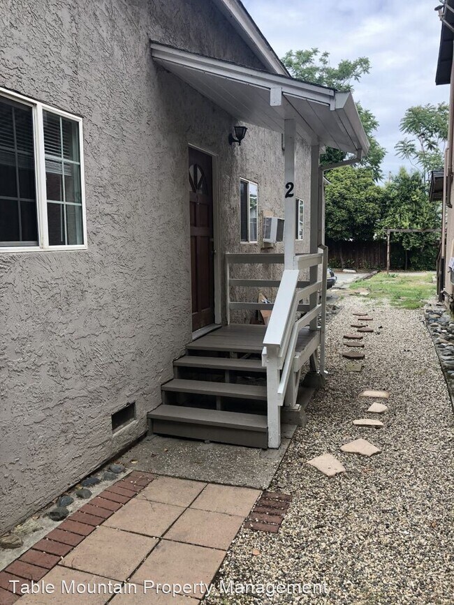 Building Photo - 2 br, 1 bath Apartment - 1550 Montgomery St