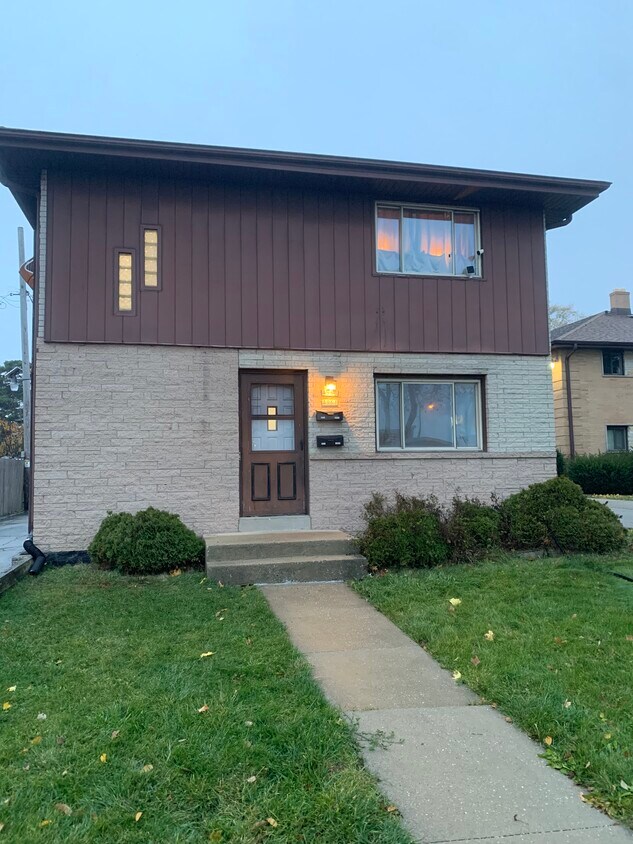 Primary Photo - 4961 S 13th St