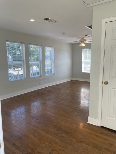 Primary Photo - 1201 S Lake St