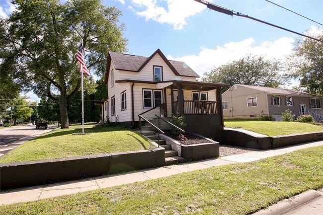 Building Photo - Renovated 4 bed, 2 bath home for rent in D...