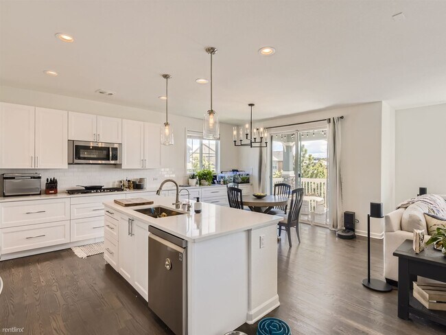 Foto del edificio - 5 br, 4 bath House - 664 Tiger Lily Way