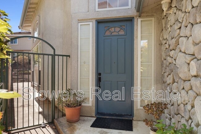 Building Photo - 5659 Highcrest Ct