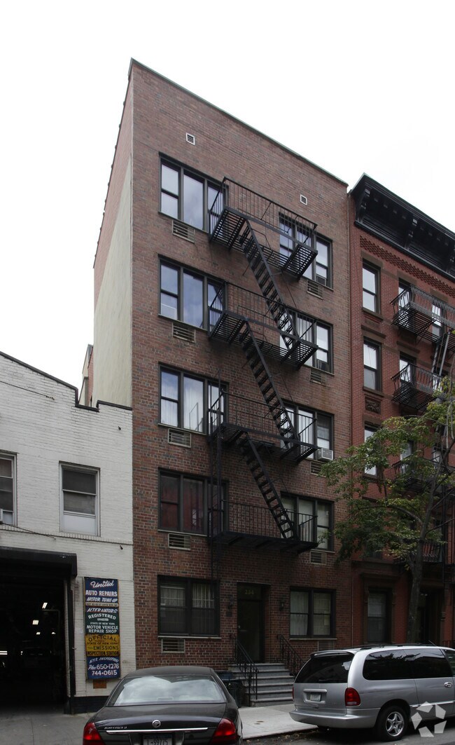 Primary Photo - 234 E 83rd St