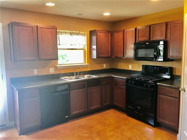 Building Photo - 4617 Inicio Ln