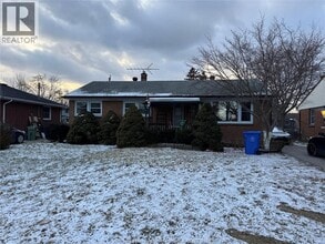 Building Photo - 3039 Bruce Ave