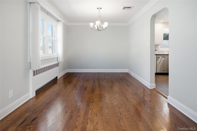Foto del edificio - 1641 Falmouth Ave