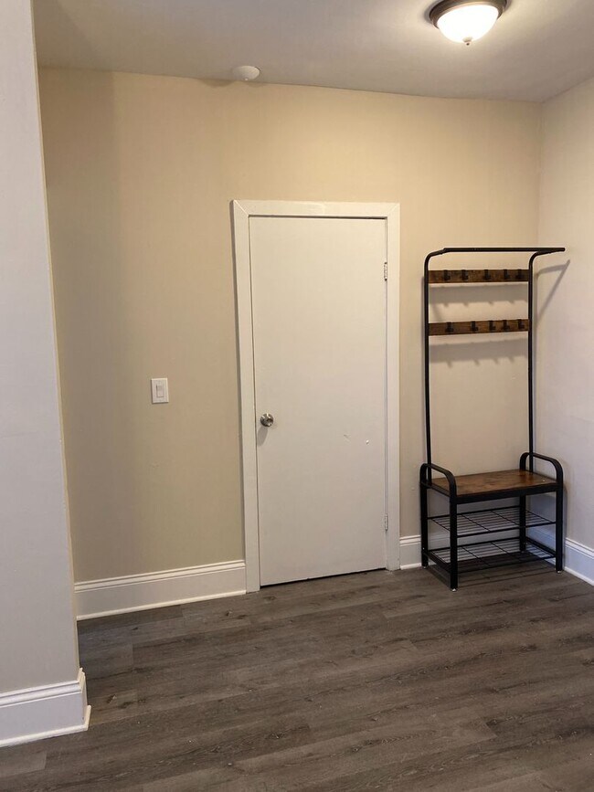 Interior Photo - 5424 S Cornell Ave