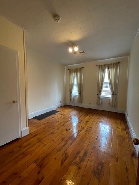 Building Photo - 491 Monmouth St