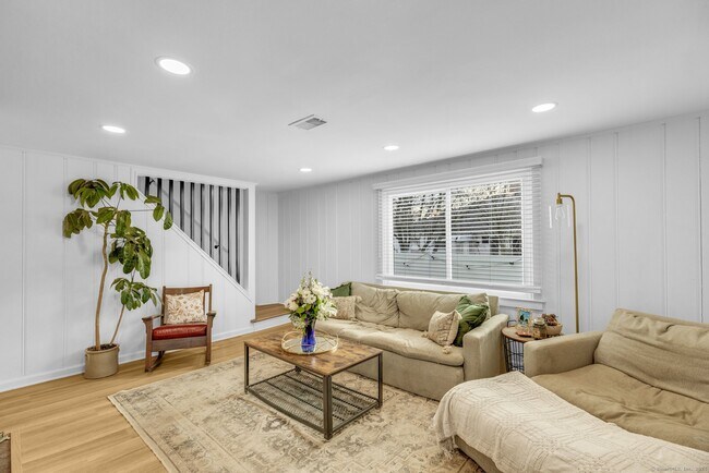 Building Photo - 18 Catherine Ct