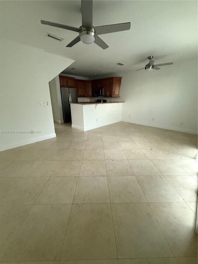 Foto del edificio - 1243 NE 23rd Ave