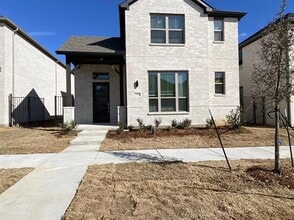 Building Photo - 13034 Scissortail Dr
