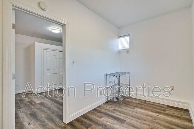 Building Photo - 439 Glendale Ave