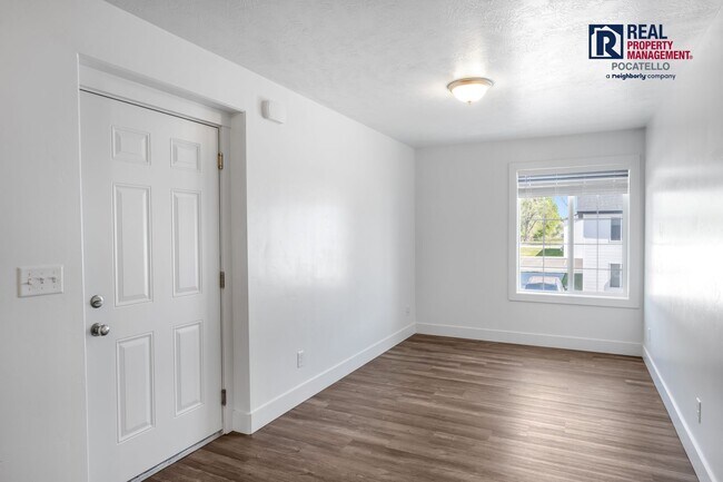 Foto del edificio - 251 W Linden Ave