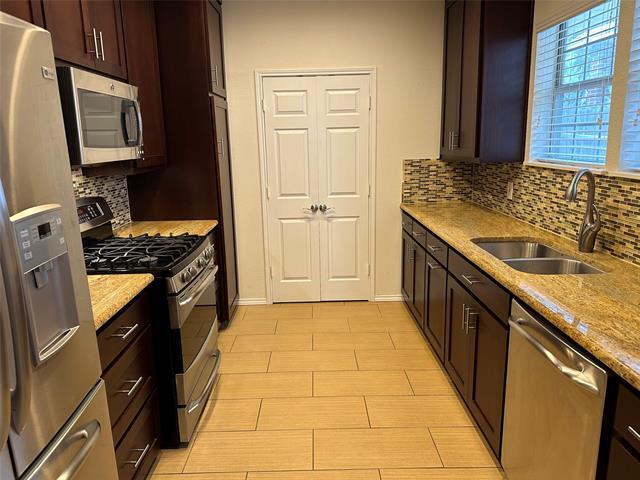 Foto del edificio - 1304 Dorothy Ln