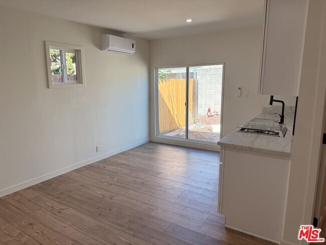 Foto del edificio - 3215 Winter St